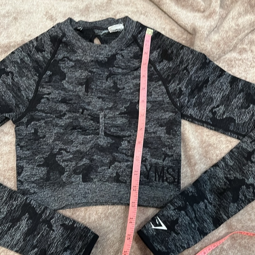 Gymshark top - Picture 3 of 4